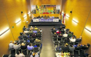 Inicio del IX Congreso en el polivalente "La Baragaña"